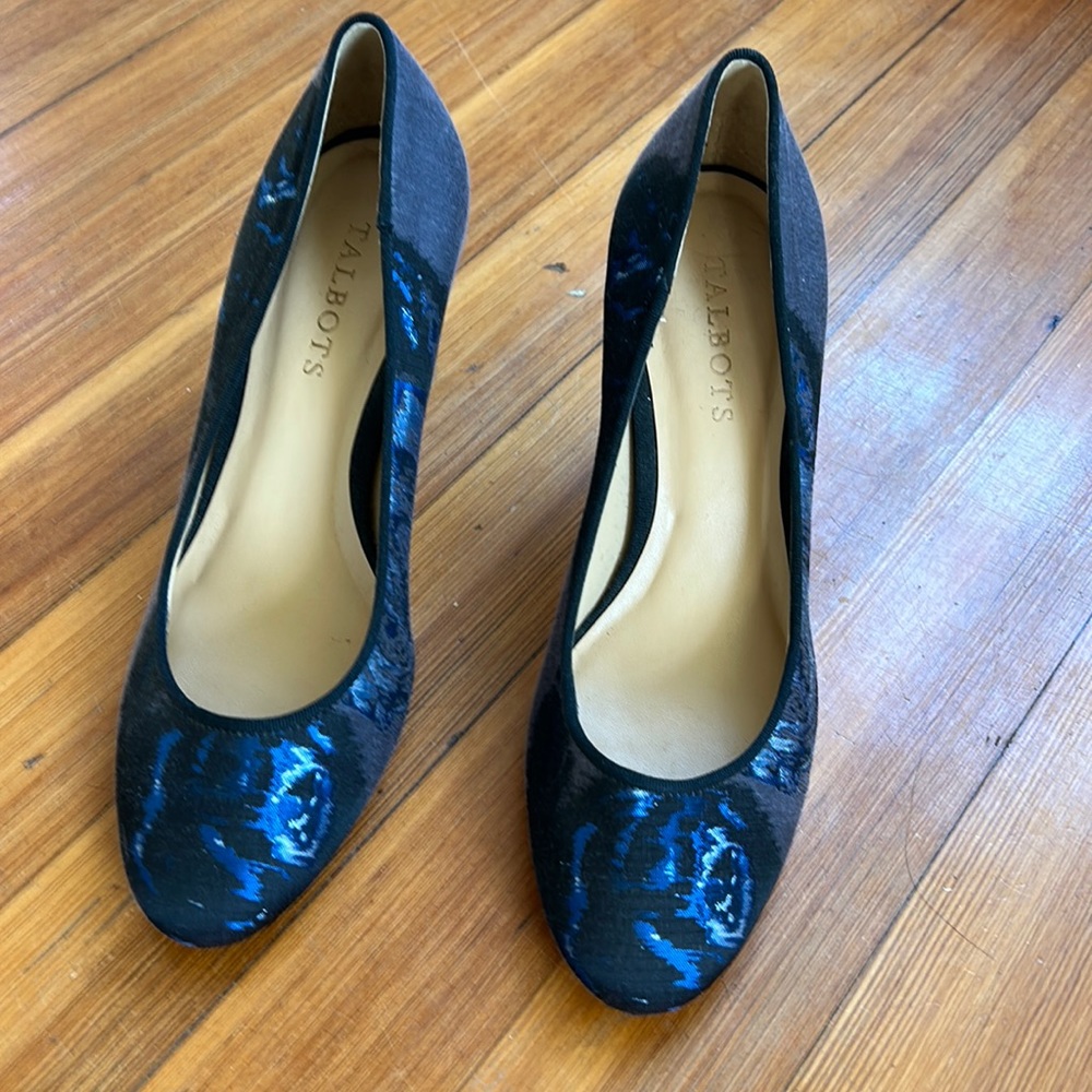 Talbots round toe heels size 7.5